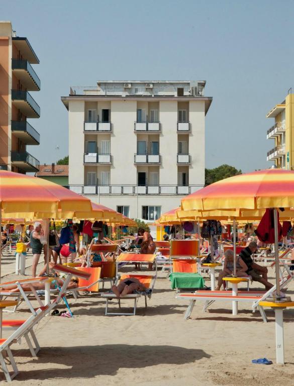 Hotel Cosmopolita Rimini Bagian luar foto
